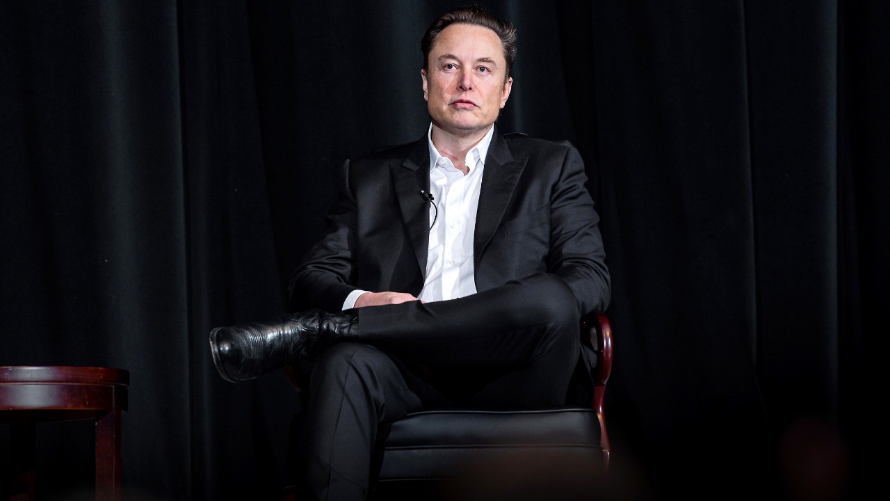 Elon Musk dismisses alien claims around 3I Atlas