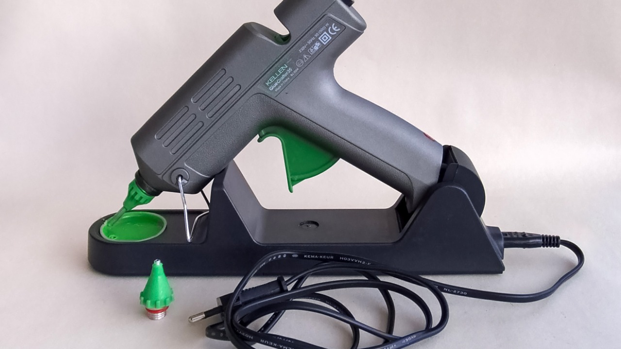 A 3D printing glue gun heals fractures with living bone