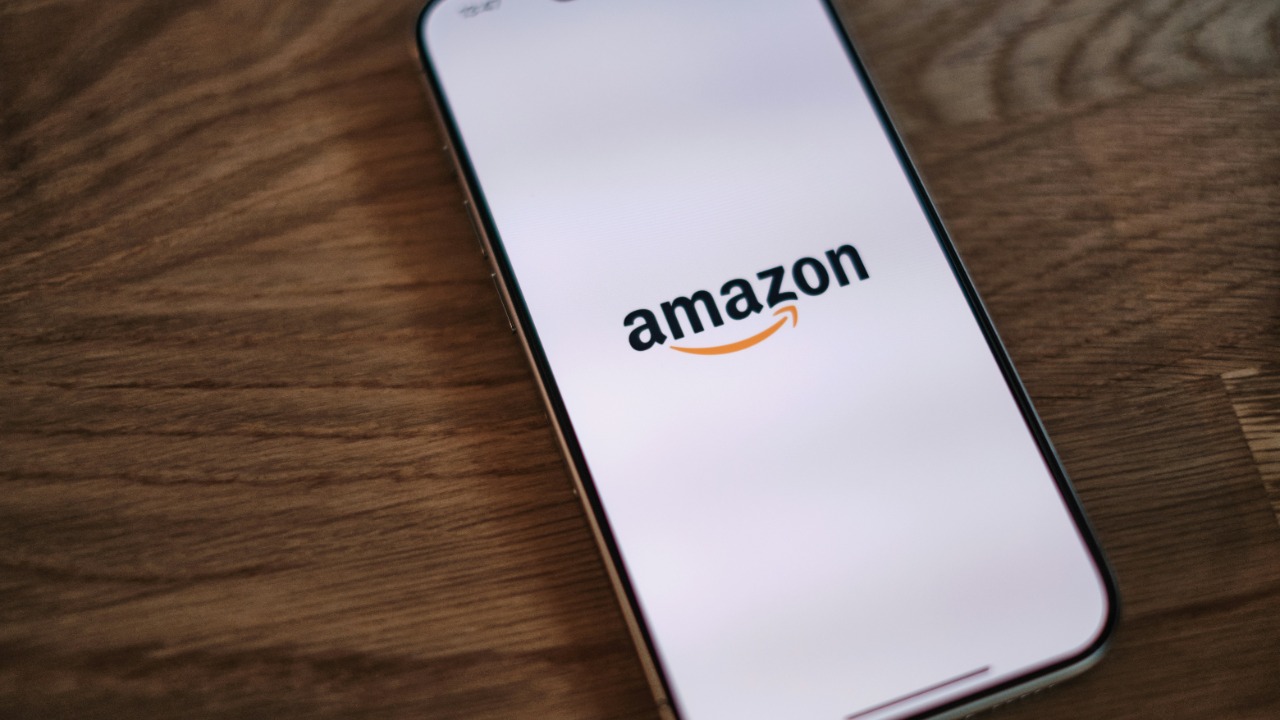 Amazon tells an AI browser to stop auto-shopping