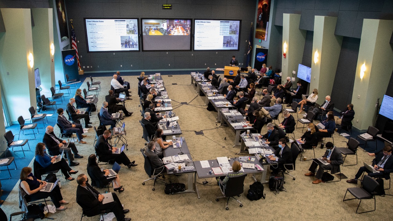 Starlink gains spectrum and airlines as it tops 8M users