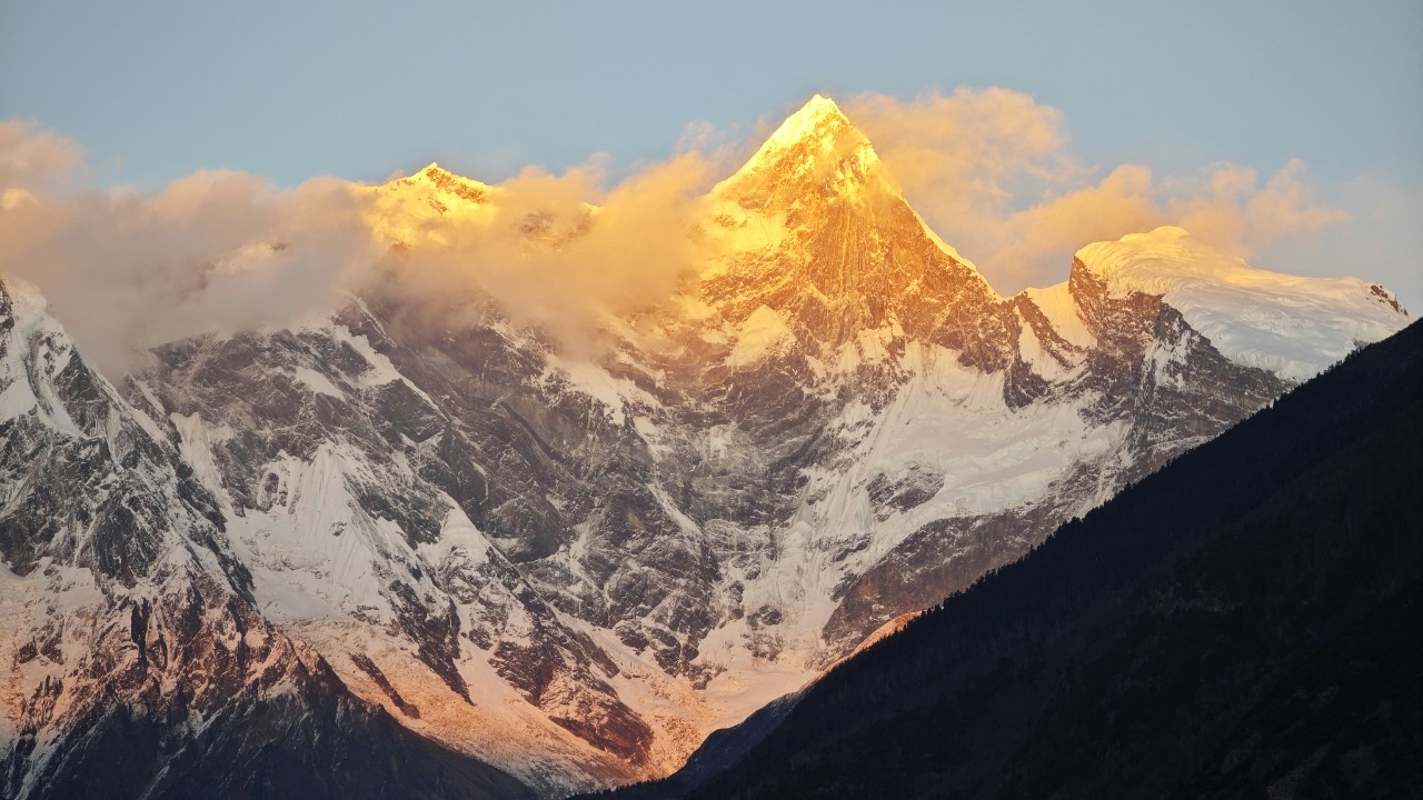 Hidden Earth structure may explain why the Himalayas endure