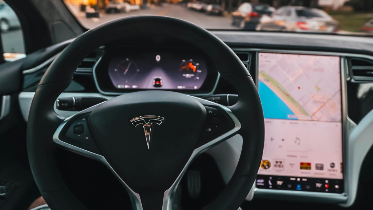 Tesla’s FSD update means even more texting while driving