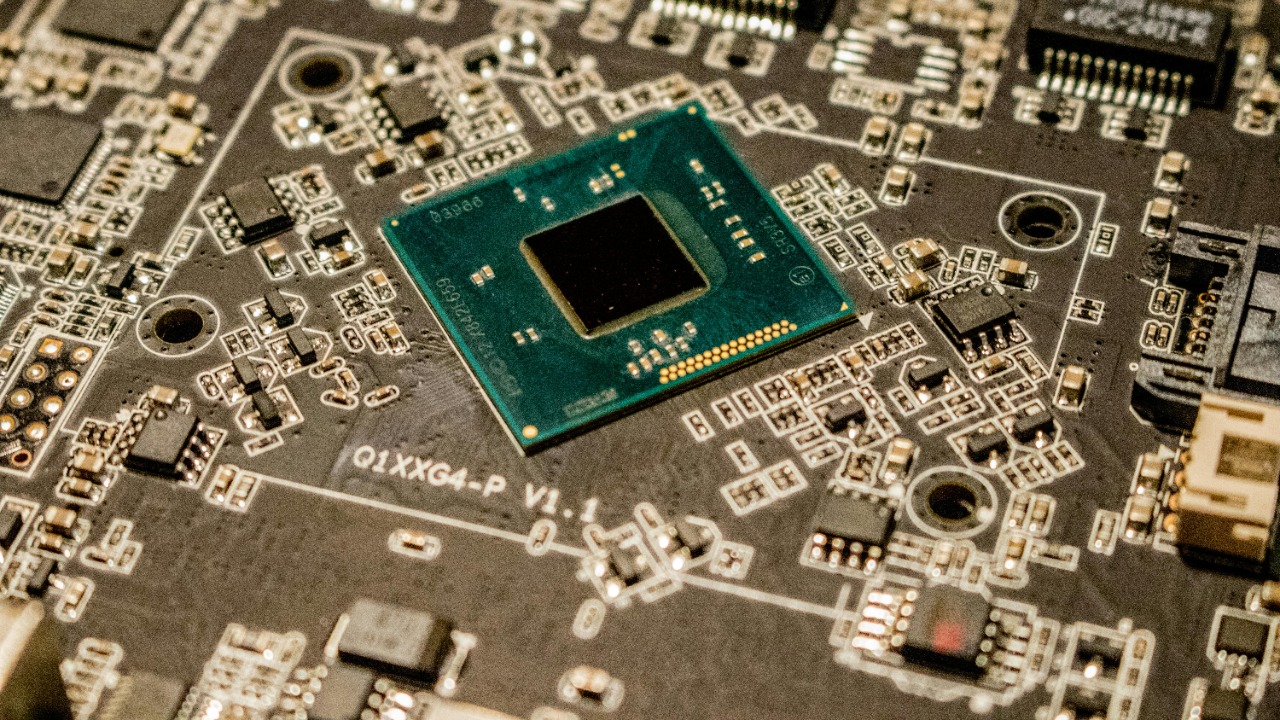 China’s optical AI chip claims 100x A100 speed, is Nvidia exposed?