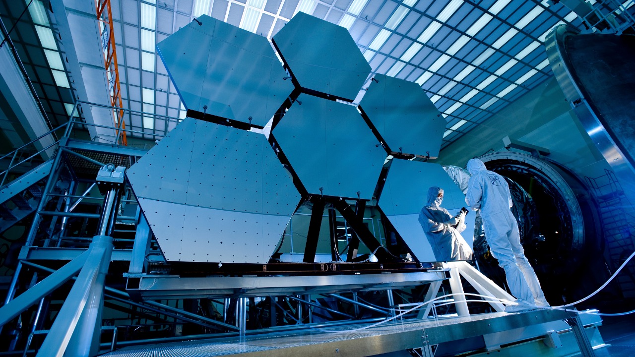 Scientists want giant space mirrors to light the night, but at what cost?