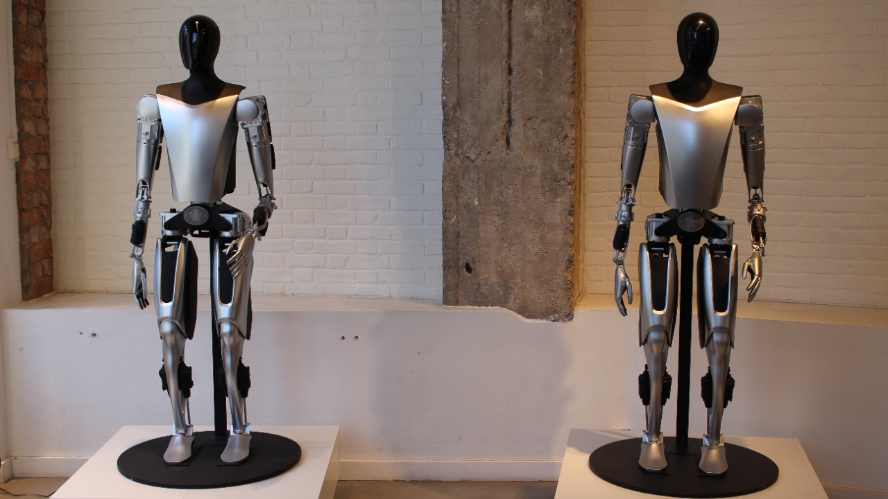 Tesla Optimus debate erupts after the humanoid robot falls