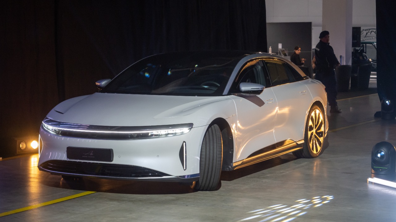 Suit says Lucid fired its chief engineer after an HR slur complaint