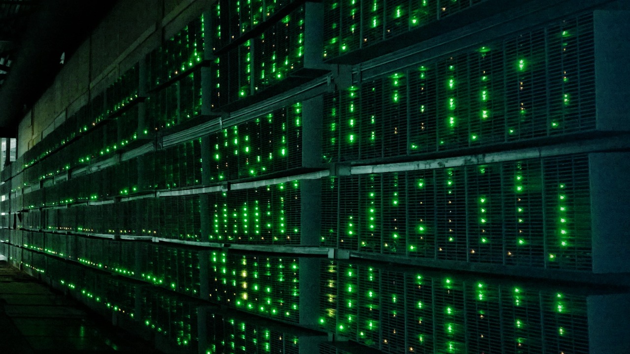 America’s biggest bitcoin miners are pivoting hard to AI