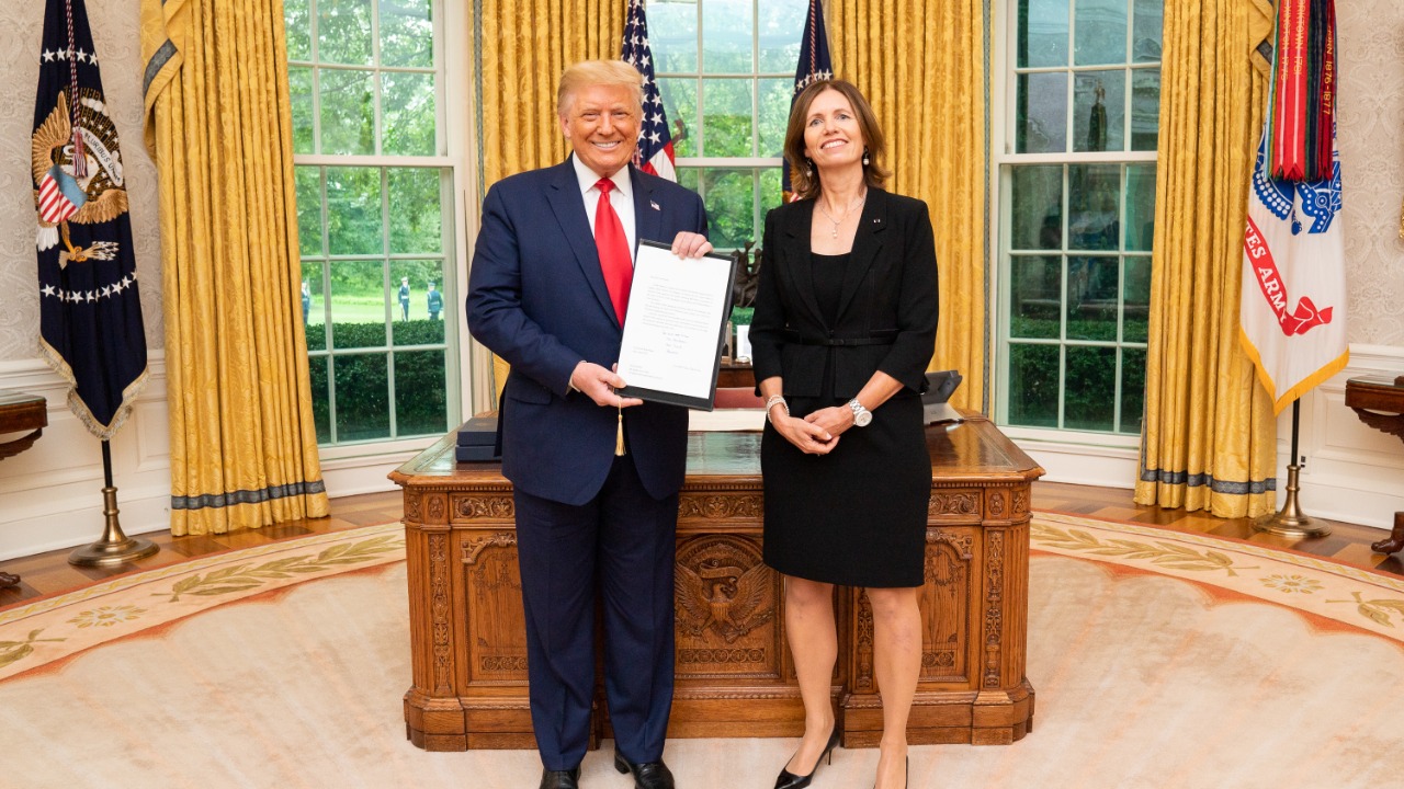 Trump signs order curbing states’ power to regulate AI