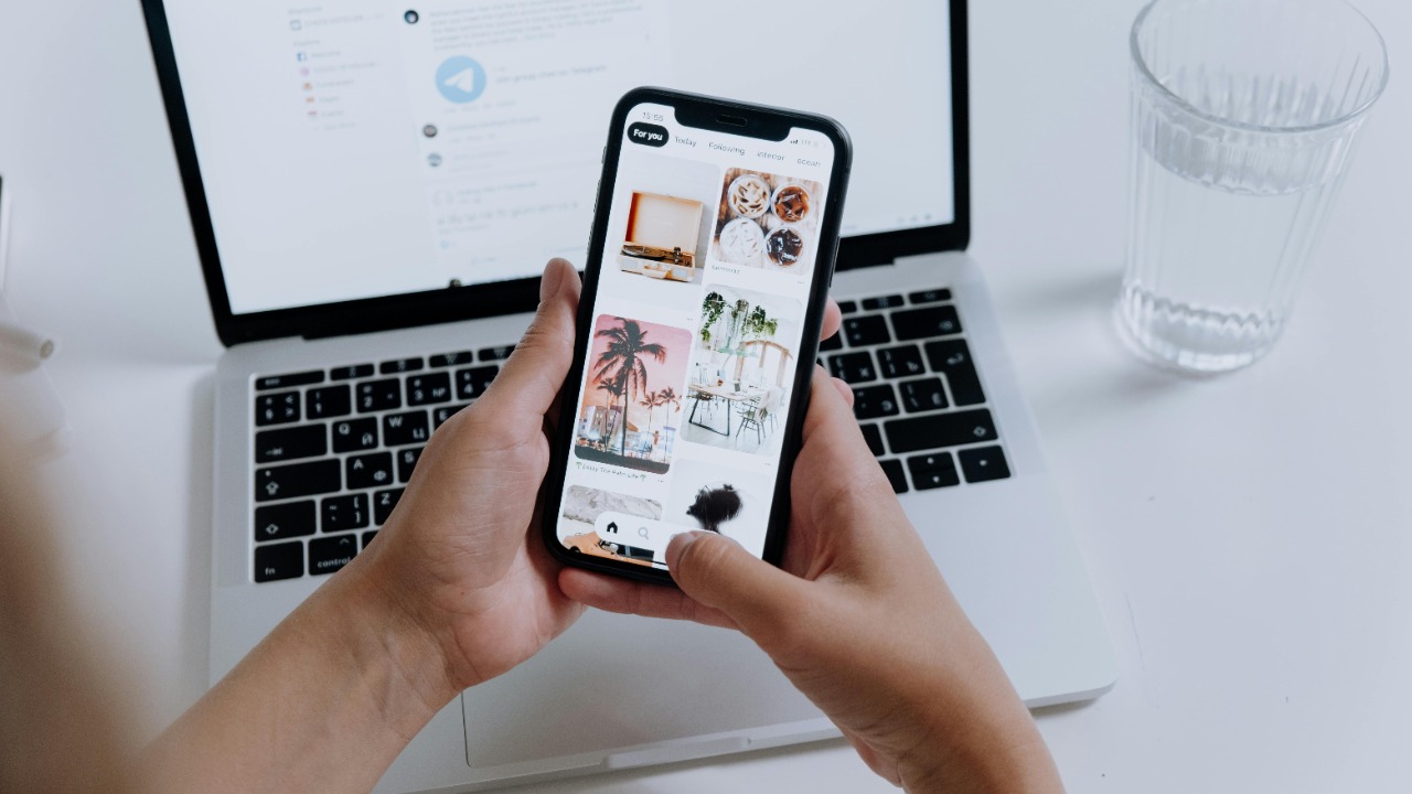 iPhone owners spot a weird red glitch, here’s the fix path