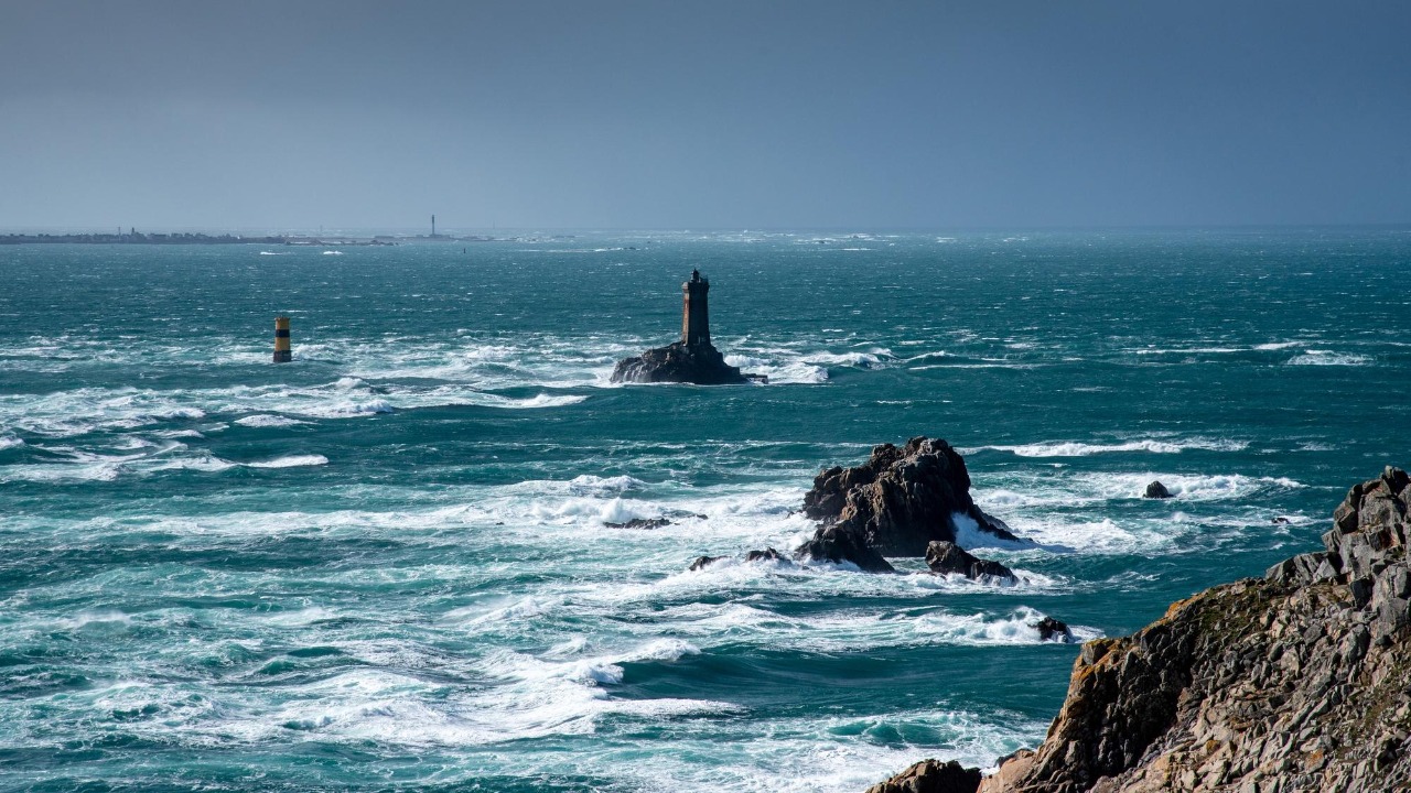 Atlantic shift speeds sea rise, putting 135M Americans at risk