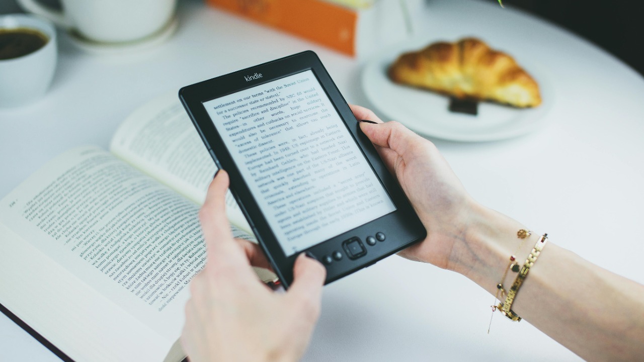 Kindle’s in-book AI assistant answers questions without spoilers