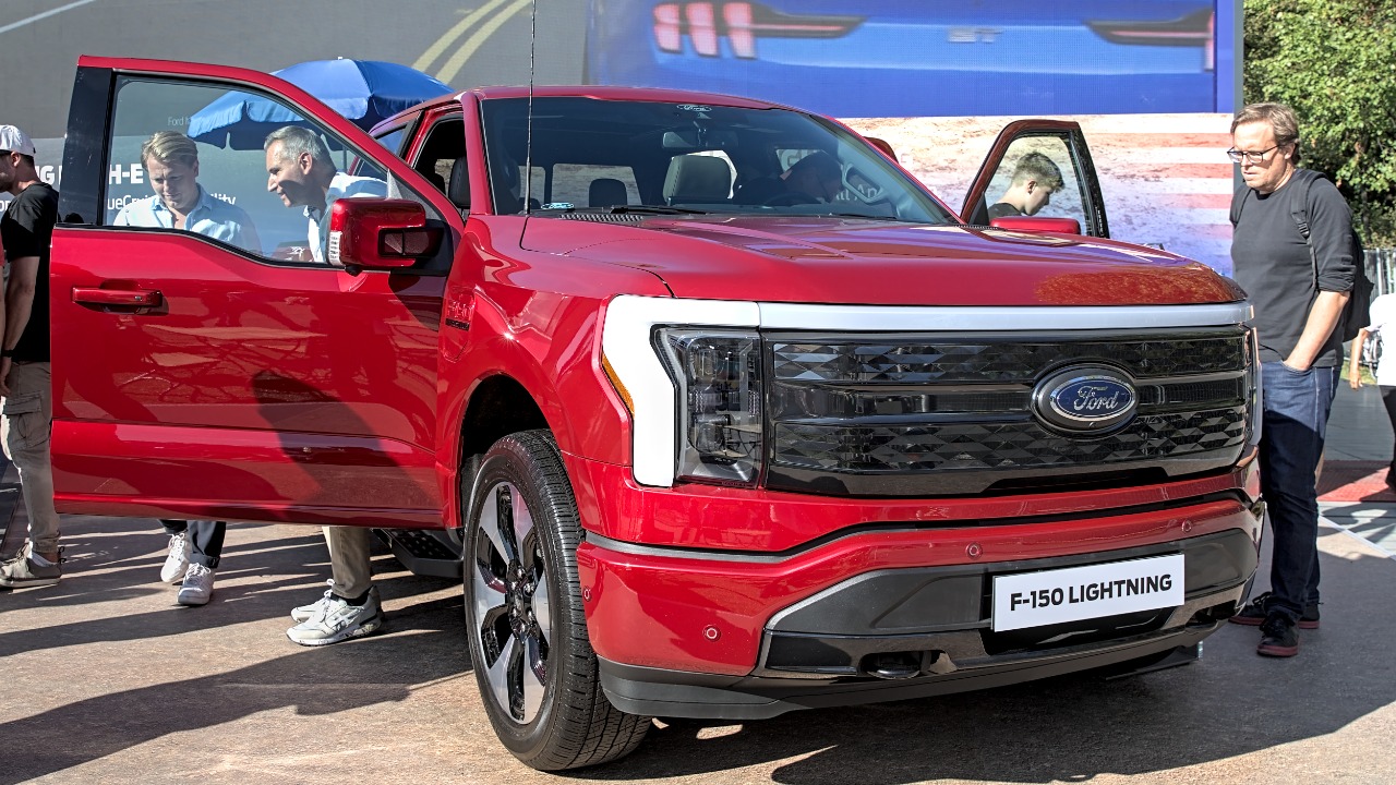 Ford sidelines the all-electric F-150 while its EV strategy resets
