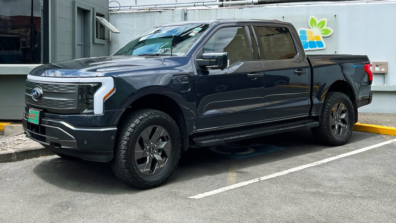 Ford adds a gas generator to its EV pickup after giving up
