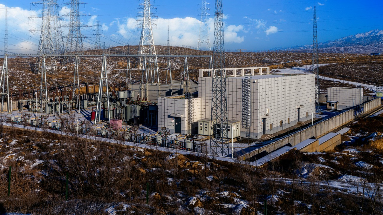 Senators question if AI data centers are raising electricity prices