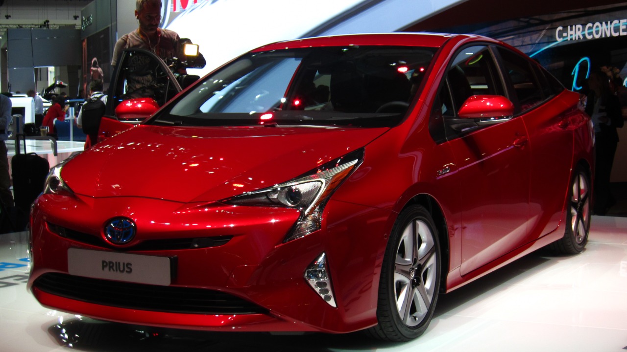 These hybrids can hit 50+ MPG, here are the standouts
