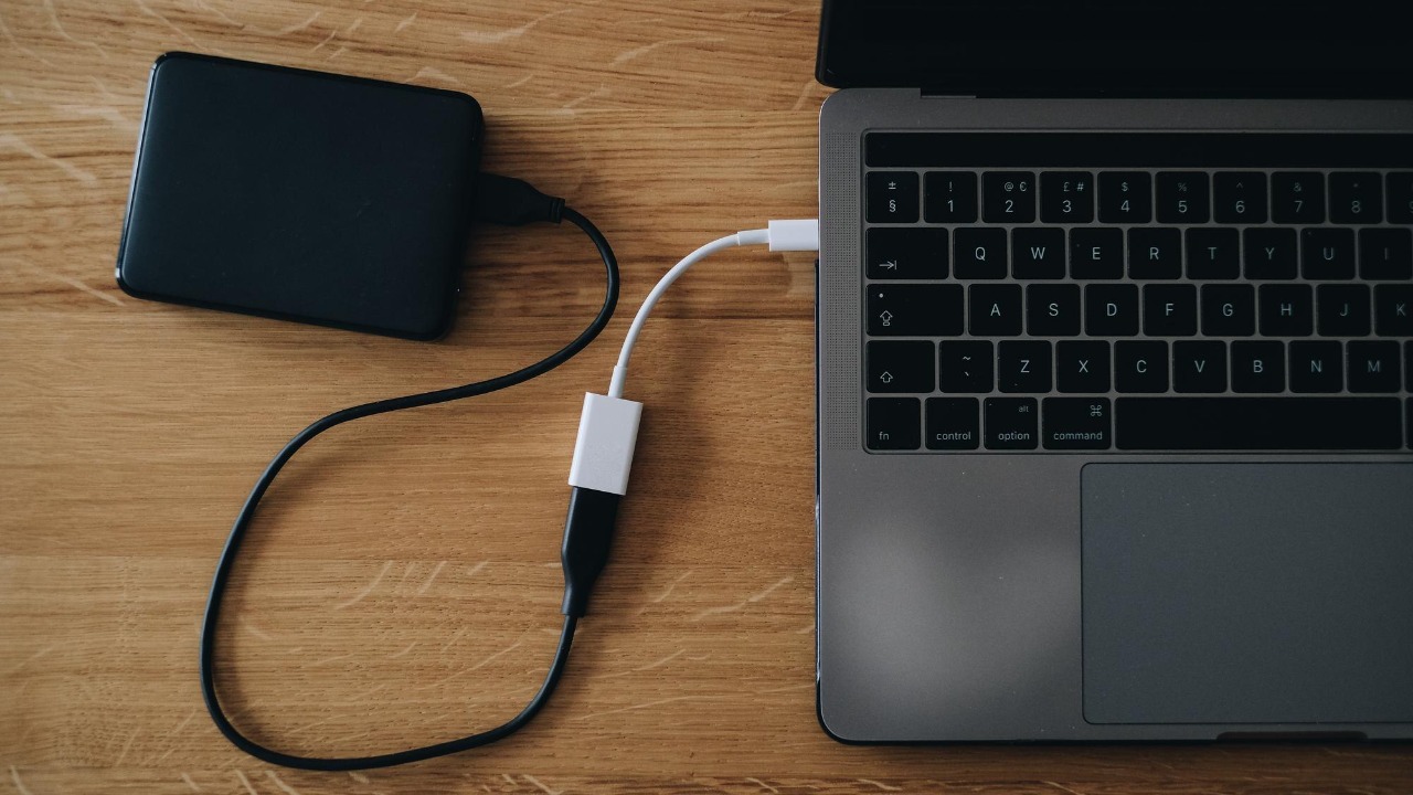 Can your USB-C laptop charger power your phone too?