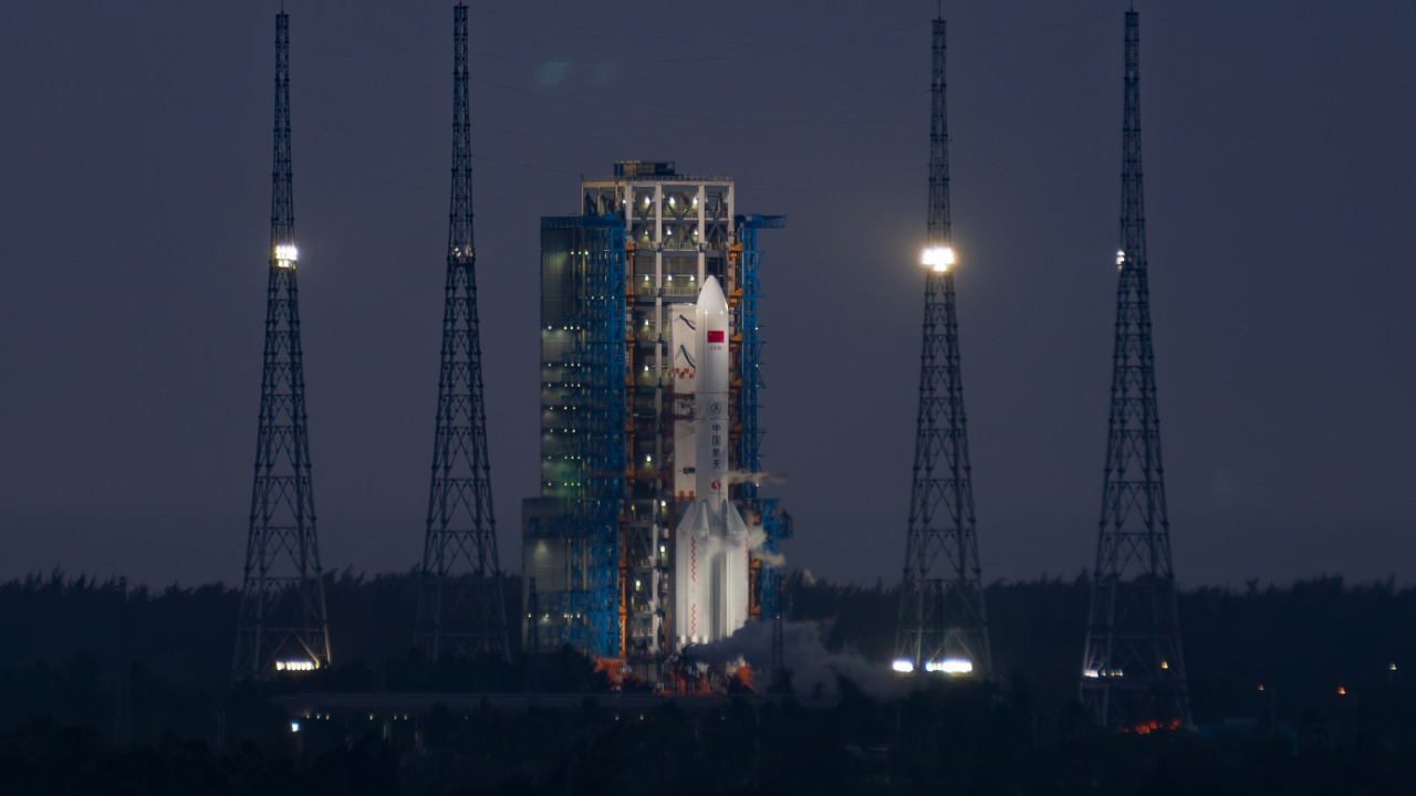 China launches high-speed test satellite on Long March-5