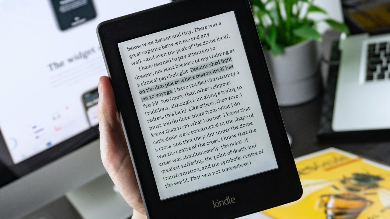 5 smart ways to repurpose your old Kindle