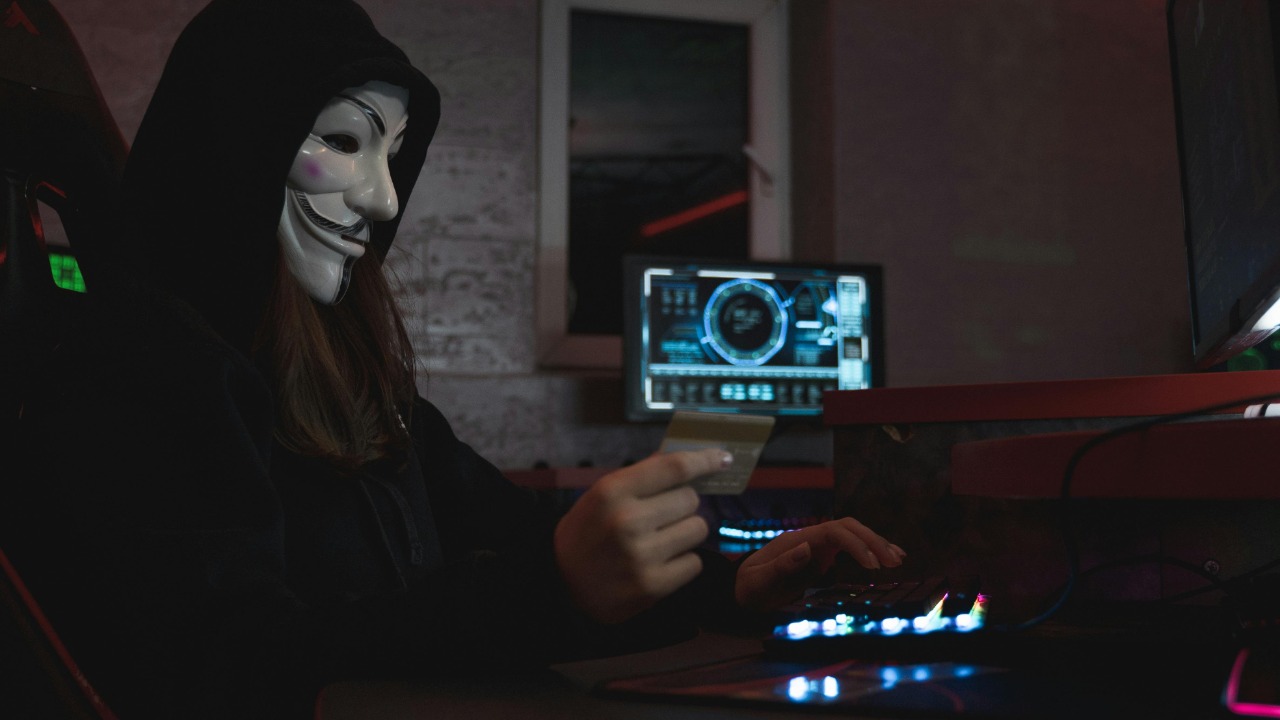 4 ways scammers use AI to fool you, and how to stay safe