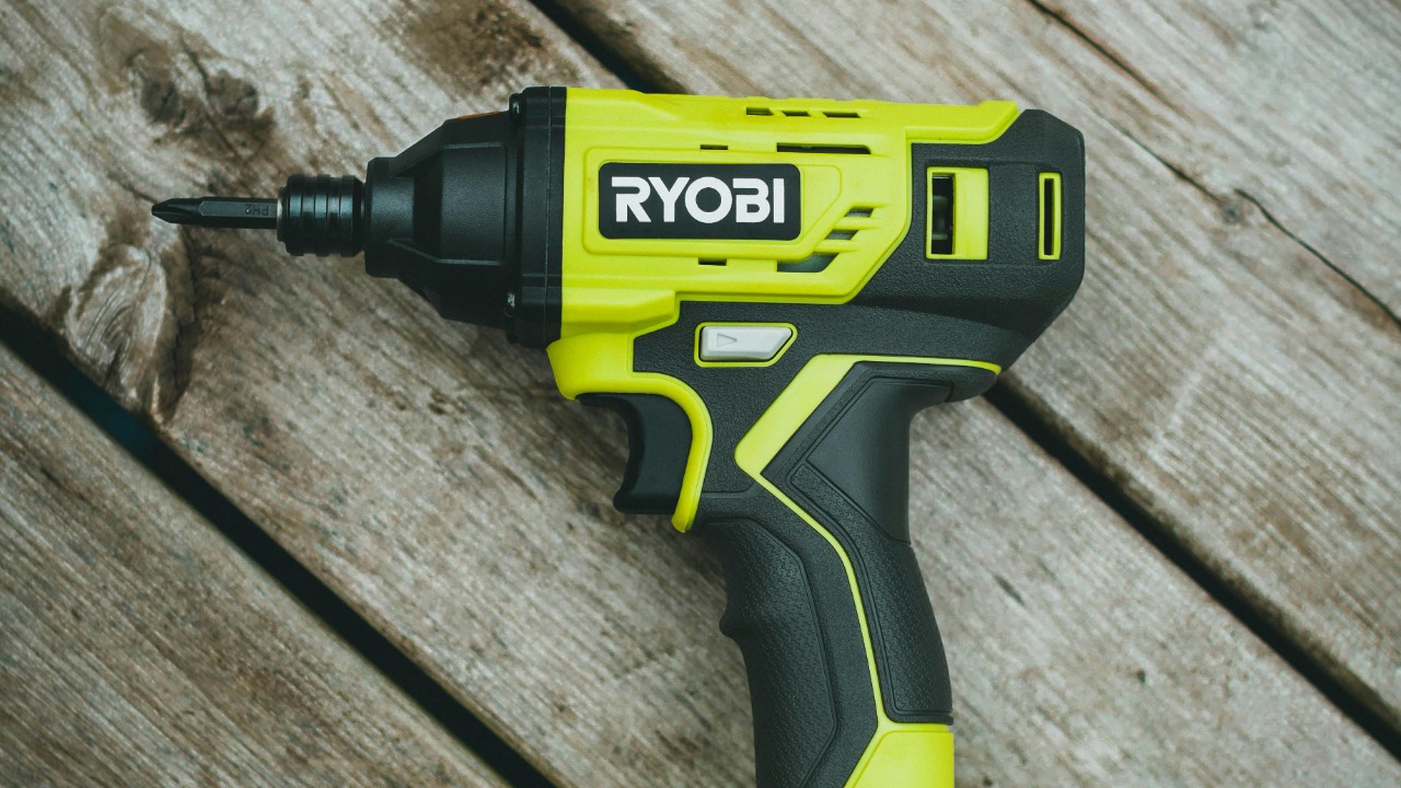 This tiny Ryobi tool can erase desk clutter in minutes