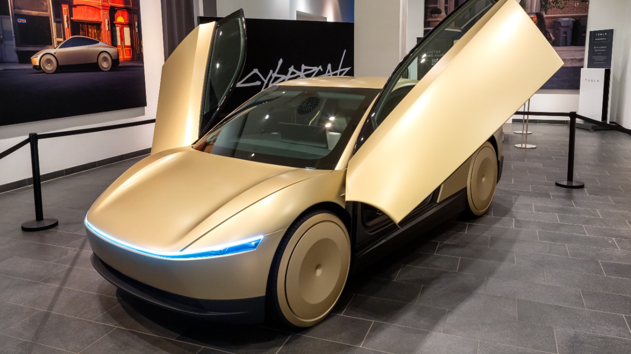 Tesla cranks robotaxi buzz right before Musk hits a make-or-break date