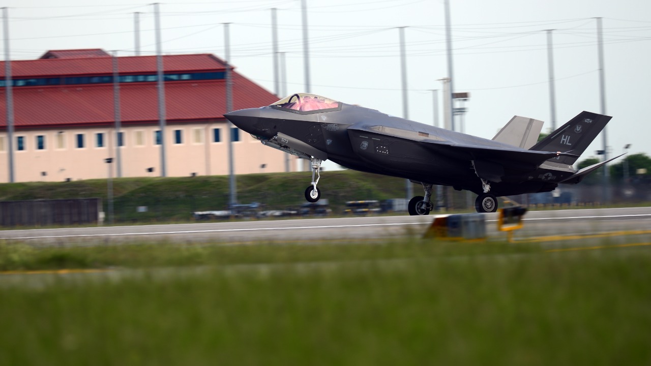 U.S. Navy picks Leonardo UK to add BriteCloud decoys to F-35s