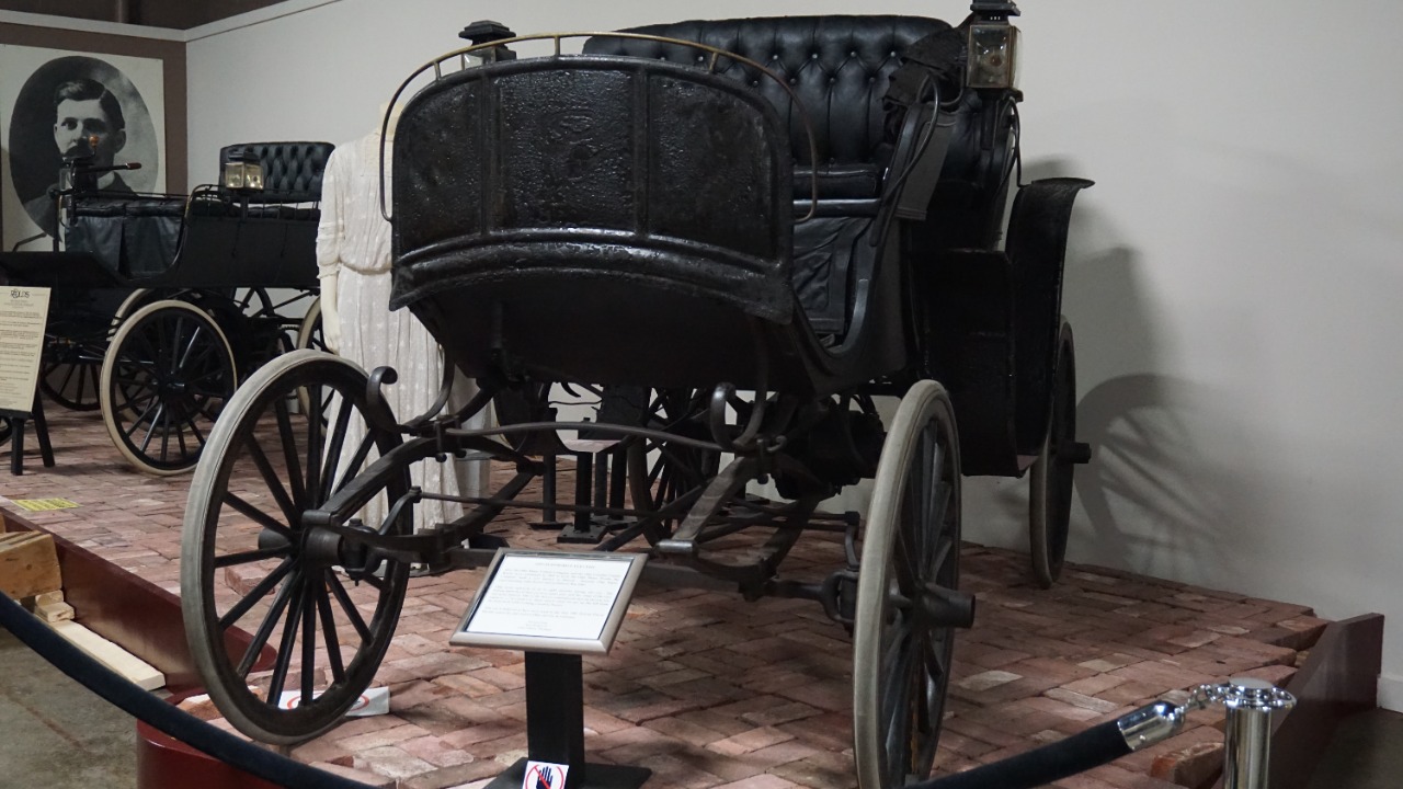 Oldsmobile once sold a 1-cylinder car and it actually ran