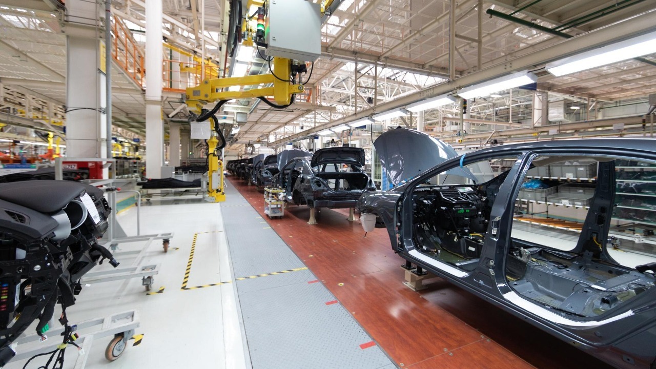 Ford warns 25,000 workers as firings loom over conduct issues