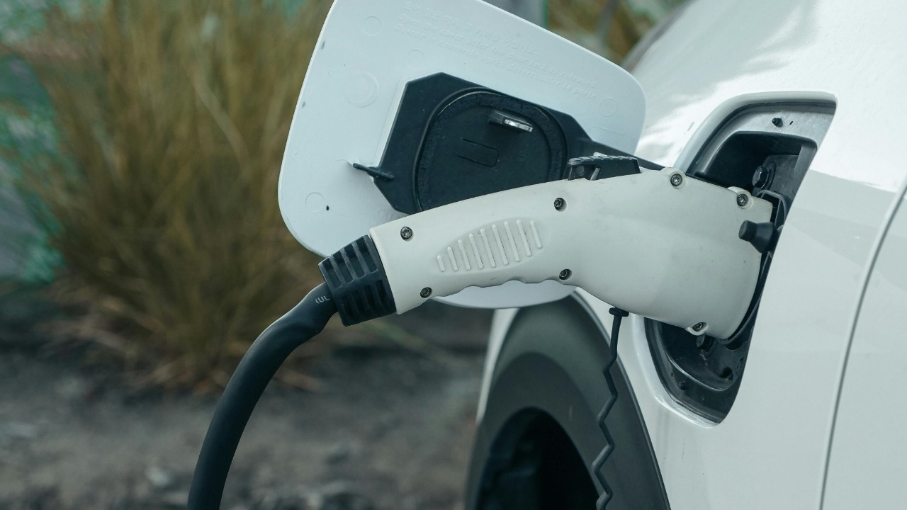 America’s EV industry is “dead,” critics argue, here’s why