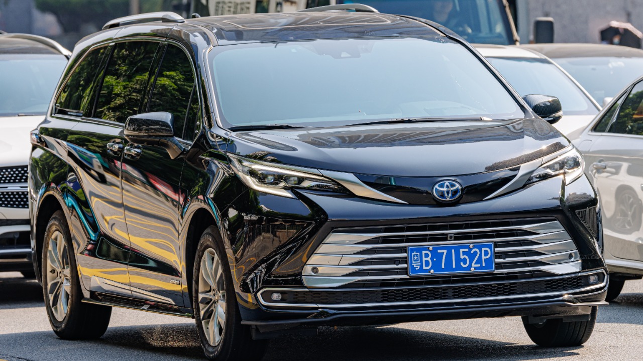 Toyota Sienna — Image Credit: Dinkun Chen - CC BY-SA 4.0/Wiki Commons