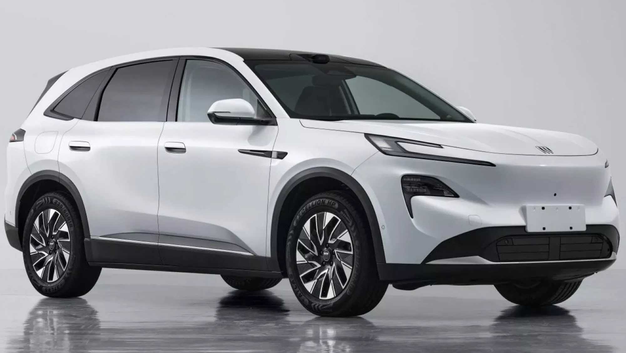 1,000-mile hybrid EV just launched with a 165 kW motor from a Chinese firm