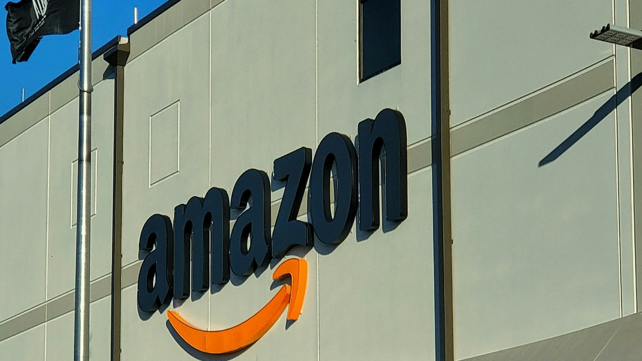 Amazon reportedly wants a big-box store near Chicago