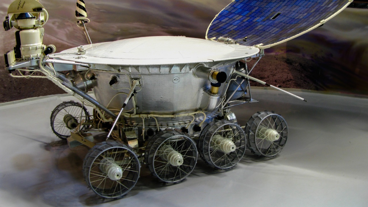 This Soviet moon rover went silent, then “spoke” again 40 years later