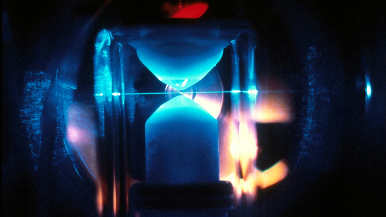 Scientists create ‘supersolid’ light for the 1st time ever