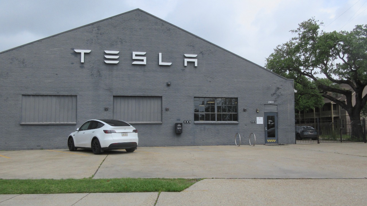 Tesla’s profit engine stalls as Musk chases a risky future promise