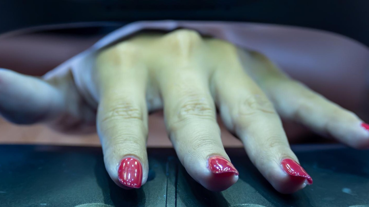 AI nails medical diagnoses with eerie accuracy, but creators stay silent