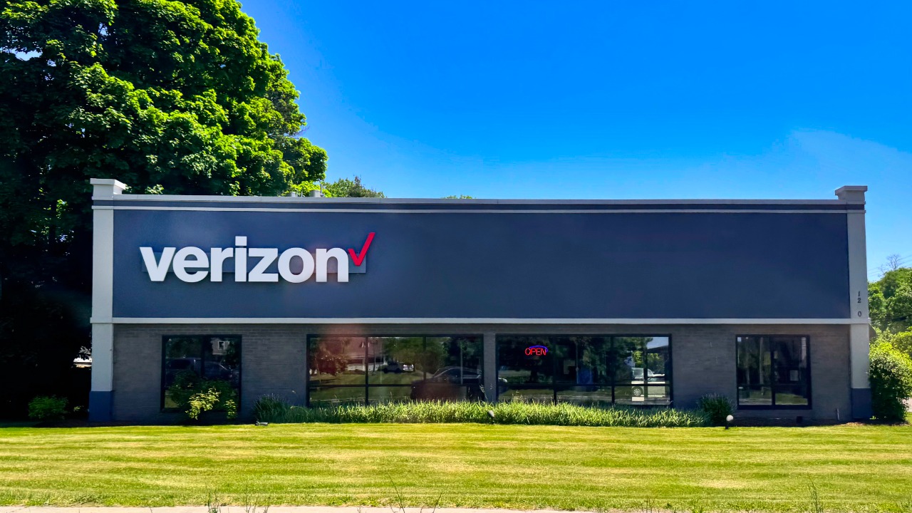 Verizon hands out $20 credits after massive outage meltdown