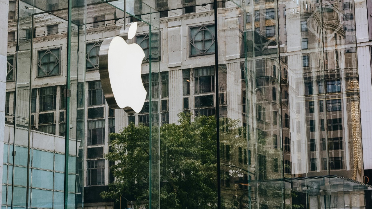 Apple and chip gear stocks rocked by ‘crisis’ in surging memory prices