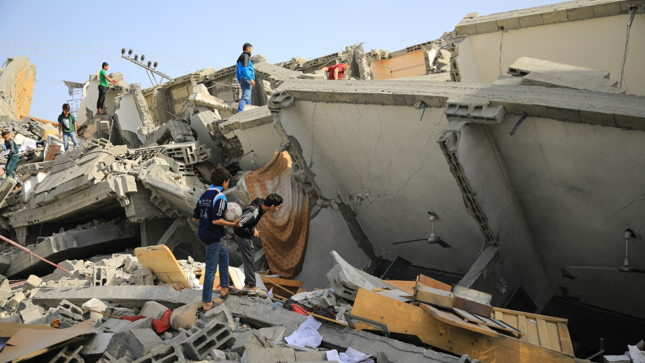 Strong earthquake rattles northern Italy, residents flee into streets