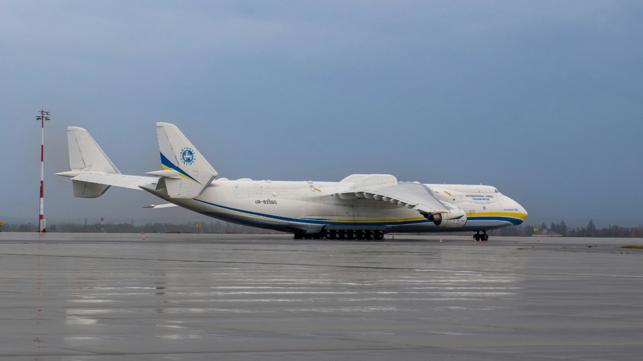 Giant cargo jet roars out of Wichita’s Eisenhower Airport on secretive mission