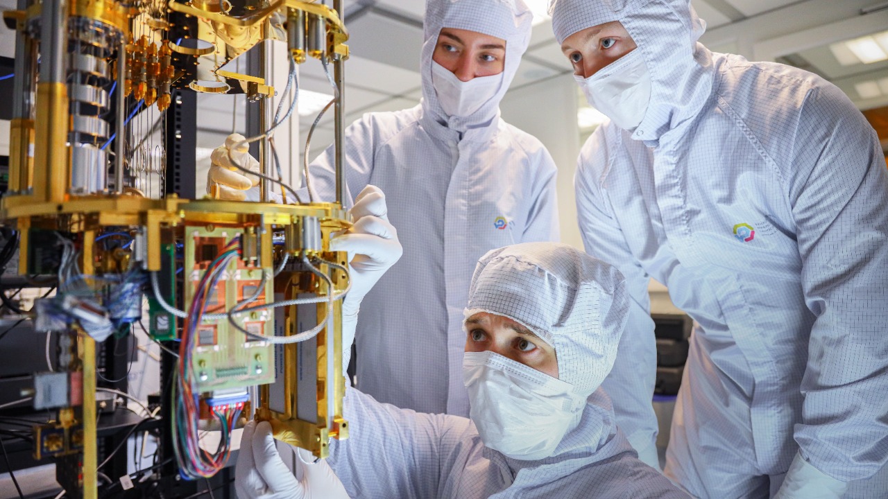 US team builds laser they say could unlock 100,000-qubit quantum computers