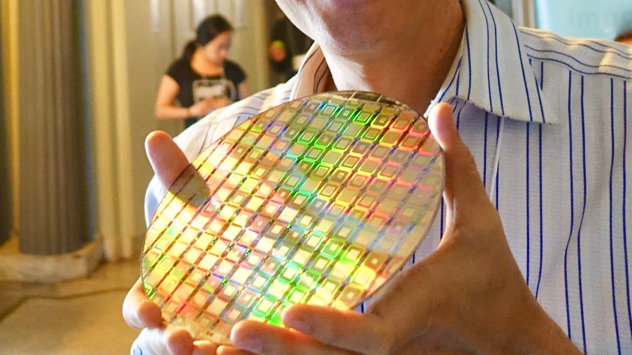 Scientists turn crystal defects into quantum superhighways for scalable qubits