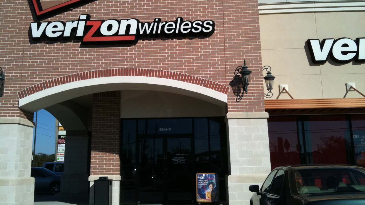 Analyst says ‘fat fingers’ may have triggered Verizon’s massive outage