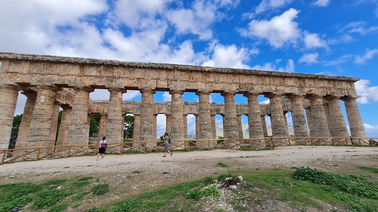 2,000-year-old Greek temple packed with priceless treasure shocks archaeologists