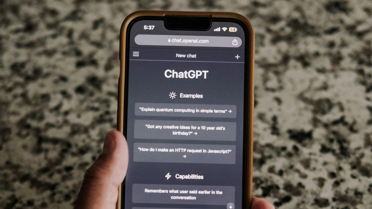 7 AI tools that let 1 person run an entire business in 2026