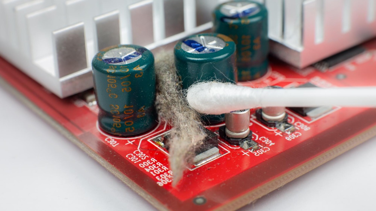 Miracle thin insulator for electronics exposed as decade long leak hoax