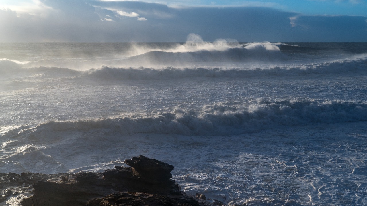 7-story monster waves at Nazaré unleash giant underwater plumes seen from space