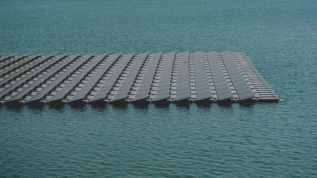 Germany just turned on the world’s 1st floating vertical solar farm