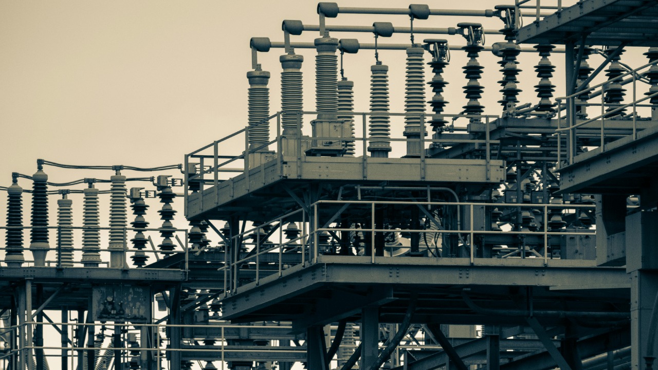 Renewables shove fossil fuels out of EU power market, study finds