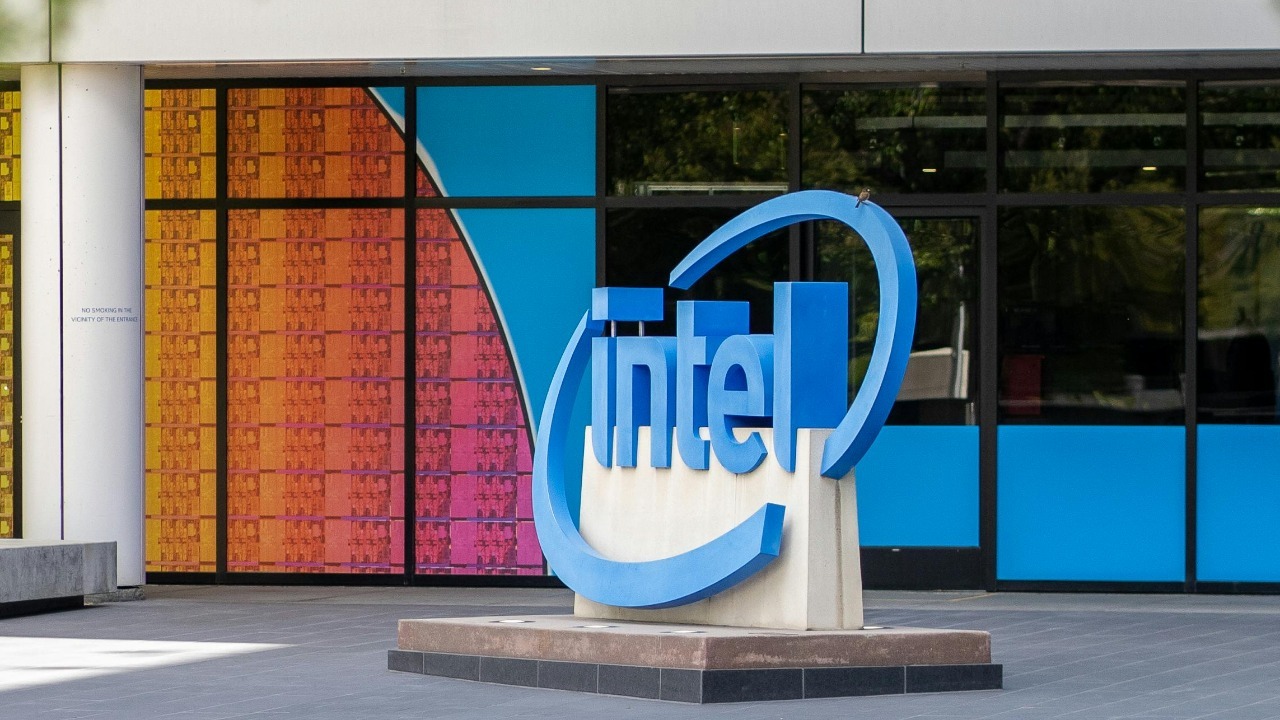 Intel teases 2 mystery buyers for 14A, big commitments due in 2026
